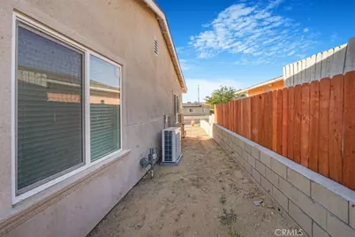 16105 Tawney Ridge Ln, Victorville, CA 92394 - Photo 20