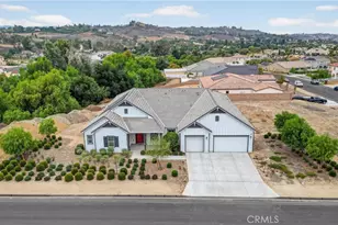 17549 Bretton Woods, Riverside, CA 92504 - Photo 2