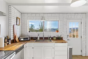 60611 Birdie Ln, Landers, CA 92285 - Photo 6