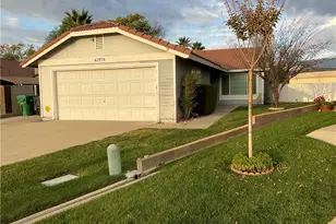 43970 Moonlighting, Hemet, CA 92544 - Photo 2