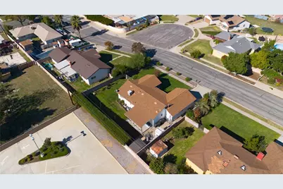 255 W Valencia, Rialto, CA 92376 - Photo 32