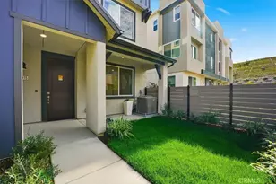 27315 Bear Creek Ln, Valencia, CA 91381 - Photo 2