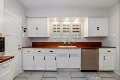 3630 Castle Reagh, Riverside, CA 92506 - Photo 14