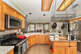 12730 Fir St, Oak Hills, CA 92344 - Photo 8