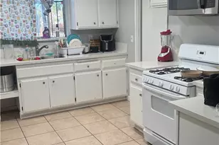 14327 Rodeo Dr, Victorville, CA 92395 - Photo 16