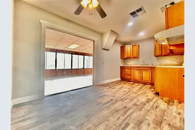 8654 Greenpoint Avenue, Riverside, CA 92503 - Photo 10