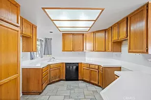 23805 Lake Vista Dr, Moreno Valley, CA 92557 - Photo 10