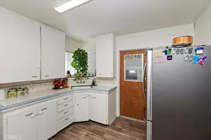 24976 7th St, San Bernardino, CA 92410 - Photo 8