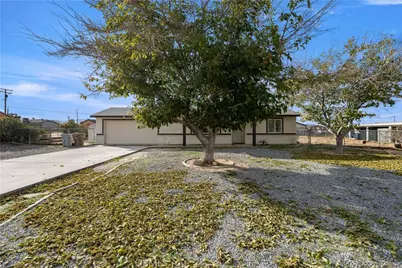 11426 Tamarisk, Hesperia, CA 92345 - Photo 2