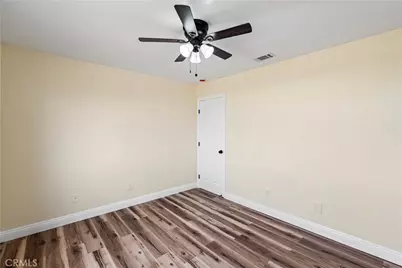 11426 Tamarisk, Hesperia, CA 92345 - Photo 14