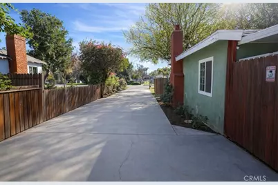 221 E Maple Street, Ontario, CA 91761 - Photo 8