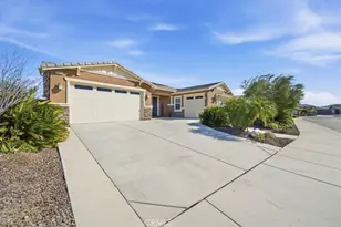 30334 Prairie Dog Way, Murrieta, CA 92563 - Photo 2