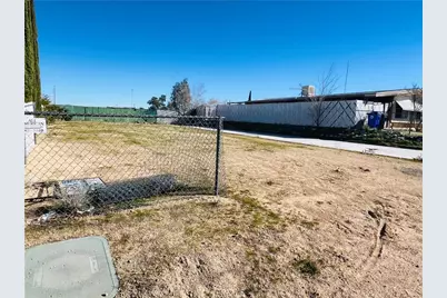 14005 Victoria, Victorville, CA 92395 - Photo 4