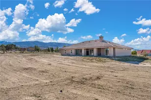 11423 Desert View, Pinon Hills, CA 92372 - Photo 40