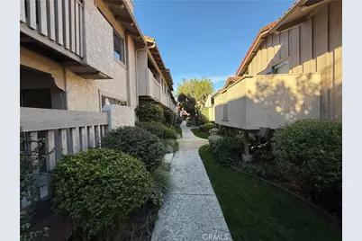 2352 Altisma #4, Carlsbad, CA 92009 - Photo 2