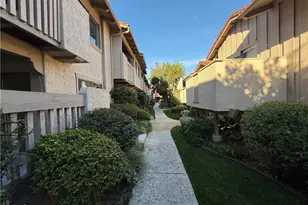 2352 Altisma, Carlsbad, CA 92009 - Photo 2