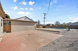 4043 Olive, Chino, CA 91710 - Photo 32