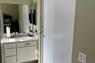 15597 Castellion, Fontana, CA 92337 - Photo 10