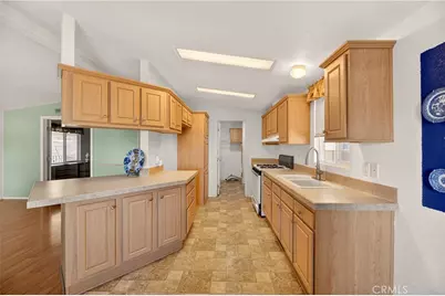 725 W Thornton #10, Hemet, CA 92543 - Photo 4