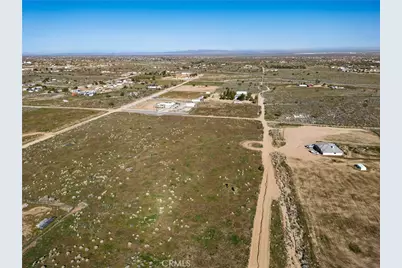 8485 White Fox Trail, Phelan, CA 92371 - Photo 14