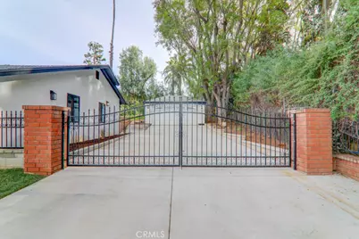 6174 Hawarden, Riverside, CA 92506 - Photo 8