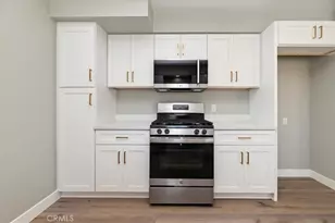 2111 Elsinore Rd, Riverside, CA 92506 - Photo 22