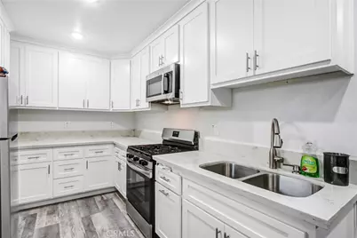 8426 Greenpoint, Riverside, CA 92503 - Photo 12