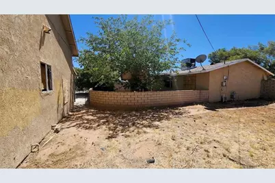 22330 Miramot Road, Apple Valley, CA 92308 - Photo 4