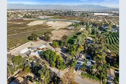 11139 Laurel, Bloomington, CA 92316 - Photo 2