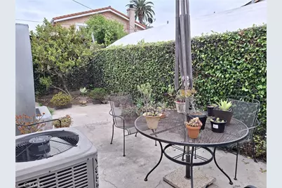 1346 W Century, Los Angeles, CA 90044 - Photo 18