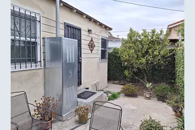 1346 W Century, Los Angeles, CA 90044 - Photo 14