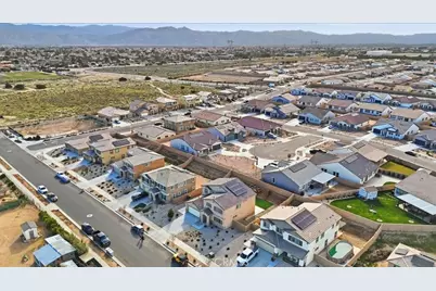 14219 Fir, Oak Hills, CA 92344 - Photo 16