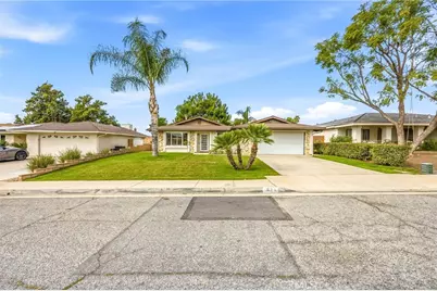 1634 Seine, Highland, CA 92346 - Photo 4