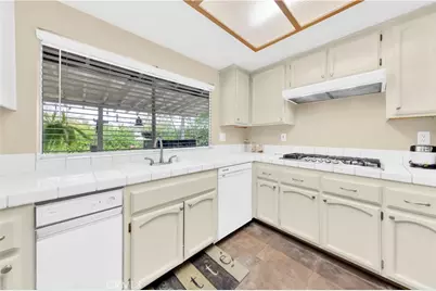 31350 Contour, Nuevo, CA 92567 - Photo 16