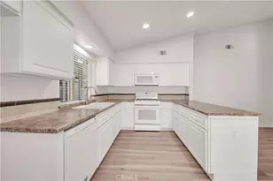 29296 Knoll Ct, Menifee, CA 92586 - Photo 10