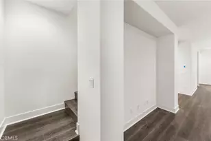 107 Kimberwick Ct, Burbank, CA 91506 - Photo 26