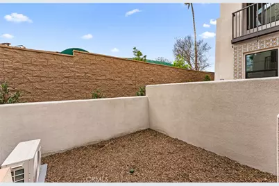 104 Kimberwick Court, Burbank, CA 91506 - Photo 6