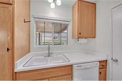 40252 Via Aguadulce, Murrieta, CA 92562 - Photo 10