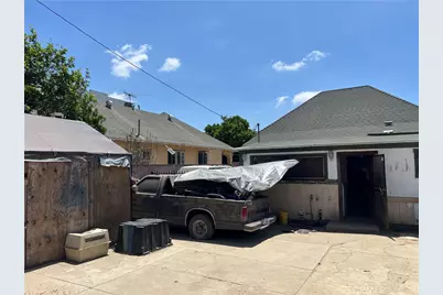 223 E 28th Street, Los Angeles, CA 90011 - Photo 2