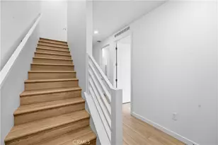 27329 Bear Creek Ln, Valencia, CA 91381 - Photo 2