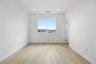 27329 Bear Creek Ln, Valencia, CA 91381 - Photo 20