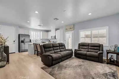 16064 Symphony Lane, Fontana, CA 92336 - Photo 10