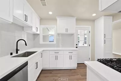 8806 Stamps, Downey, CA 90240 - Photo 4