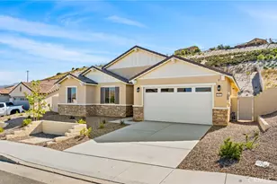 4057 Hudson Ln, Lake Elsinore, CA 92530 - Photo 2
