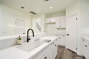 10972 White Oak Ln, Fontana, CA 92337 - Photo 12