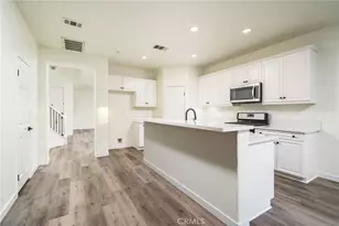 10972 White Oak Ln, Fontana, CA 92337 - Photo 10