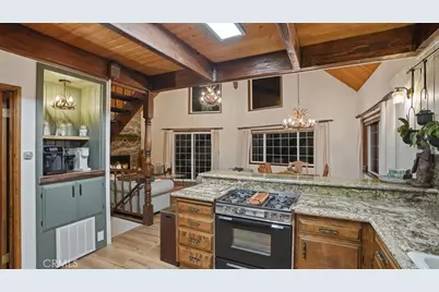 401 Grizzly Road, Lake Arrowhead, CA 92352 - Photo 16