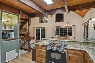 401 Grizzly Rd, Lake Arrowhead, CA 92352 - Photo 16