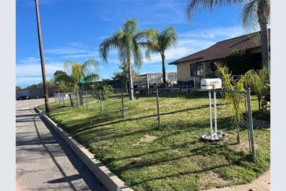 1233 W Lynwood, San Bernardino, CA 92405 - Photo 2