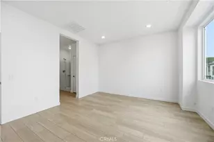 27341 Bear Creek Ln, Valencia, CA 91381 - Photo 16